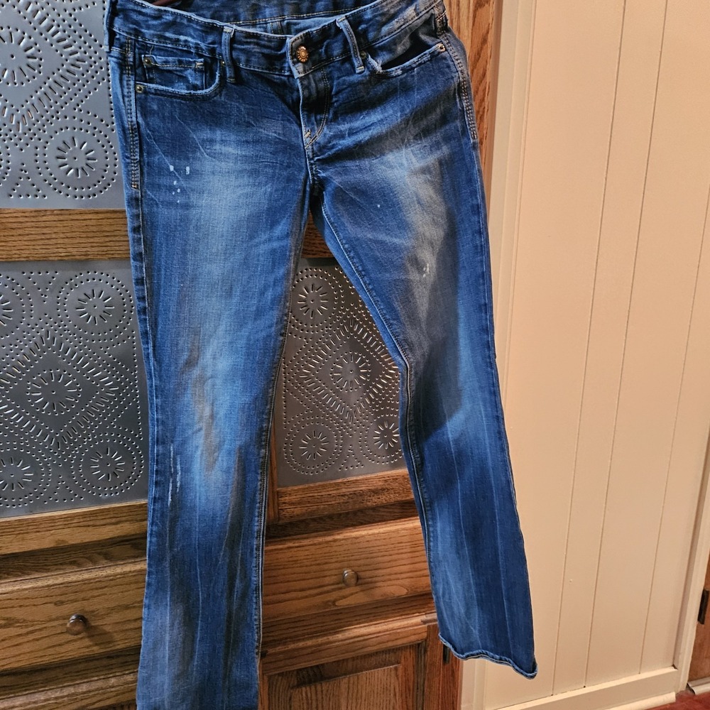 Express Jeans. Low Rise Straight Leg, Slight Flare. Sz 6 Reg. Medium Wash. Y2K